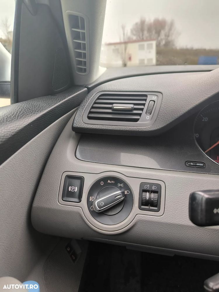 Volkswagen Passat Variant 2.0 TDI DPF 4Motion Highline - 9