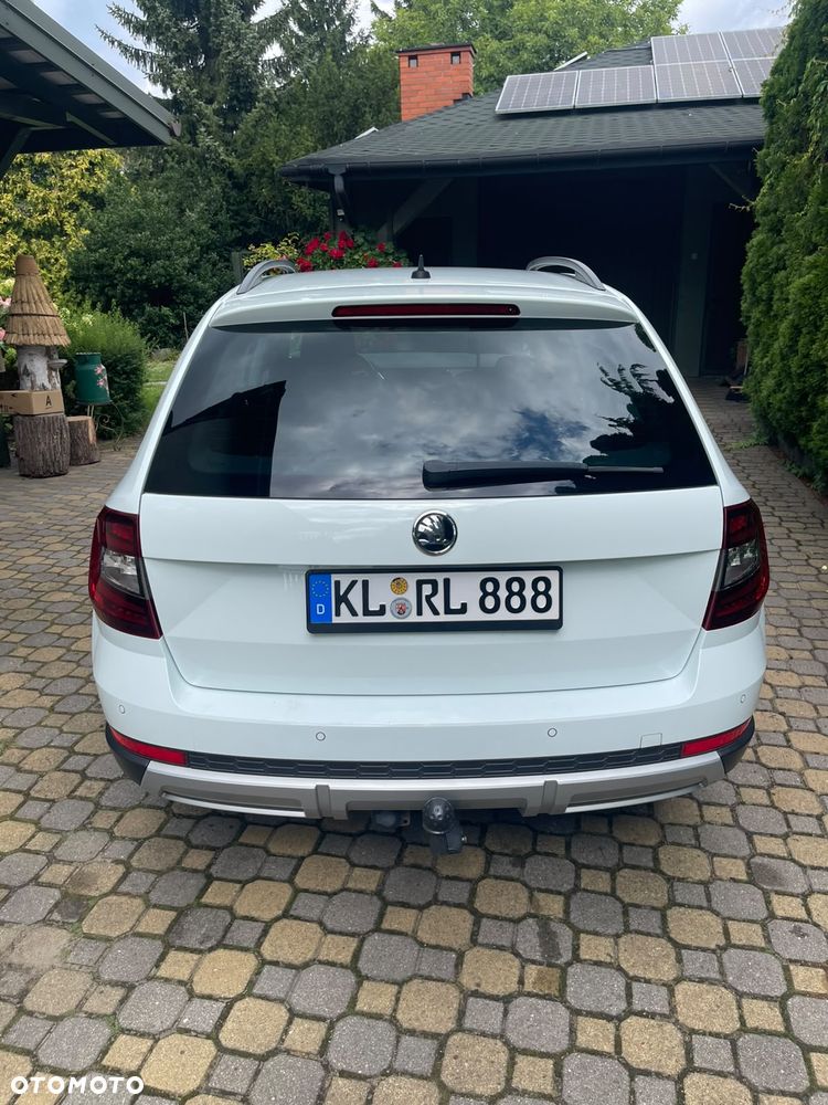 Skoda Octavia 2.0 TDI 4x4 DSG Scout - 4