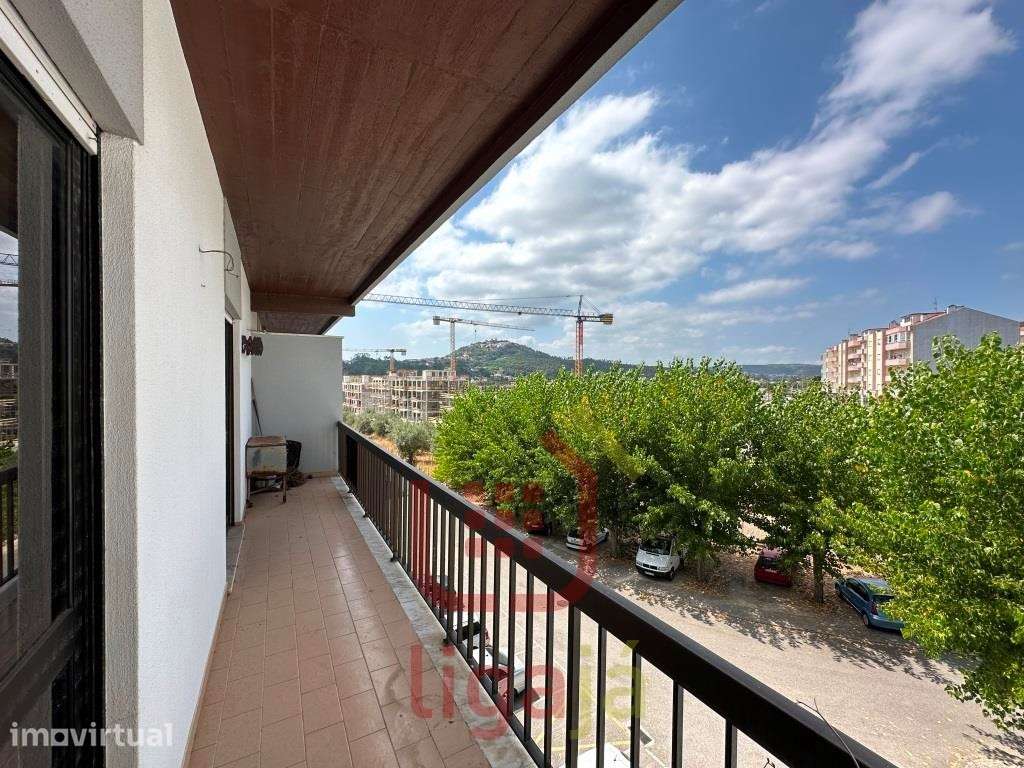 Apartamento T3 no Centro de Ourém - Grande imagem: 3/23