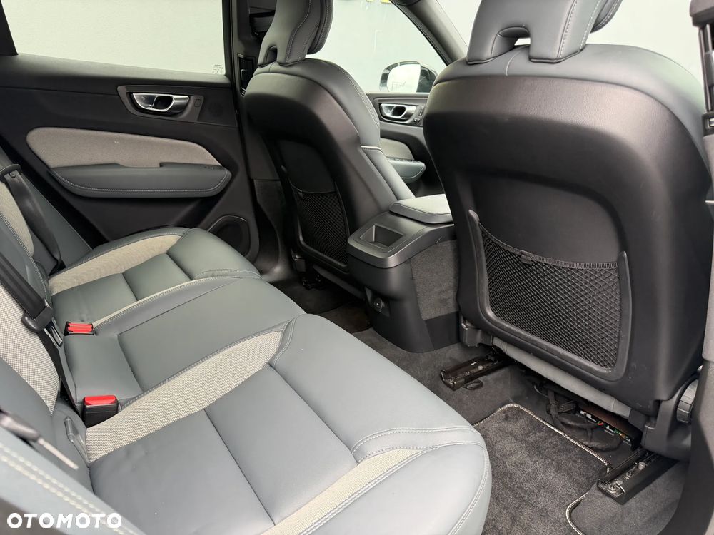 Volvo XC 60 B4 B R-Design - 27