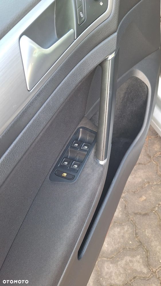 Volkswagen Golf 1.6 TDI BlueMotion Trendline - 17