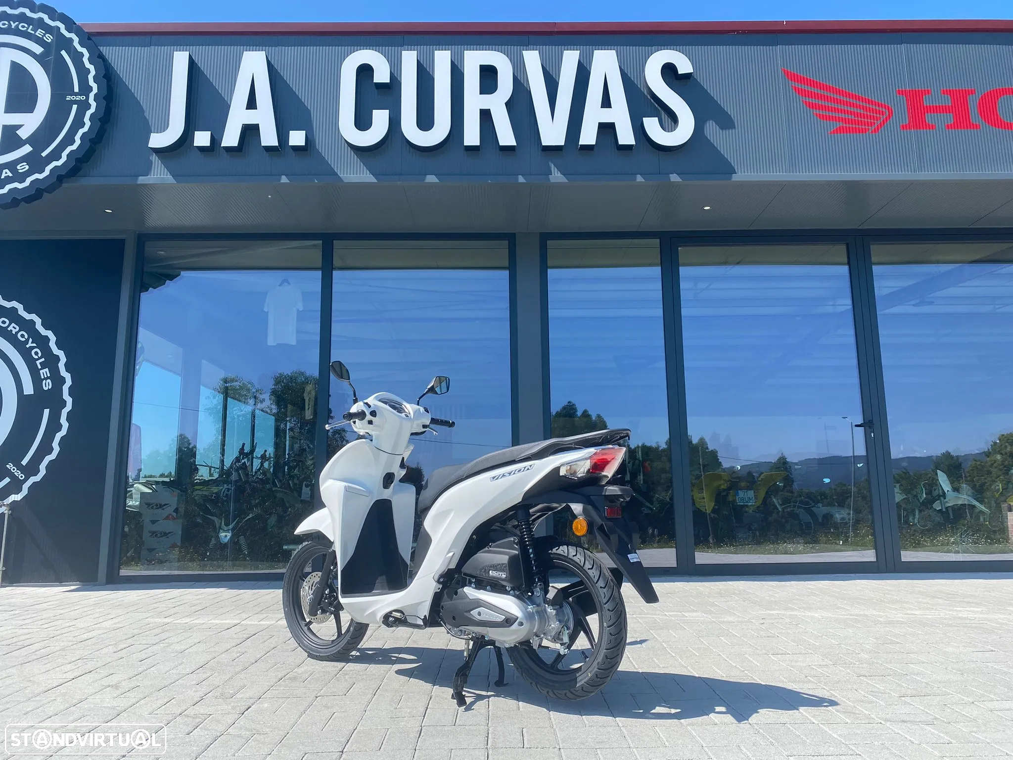 Honda Vision 110 - 2