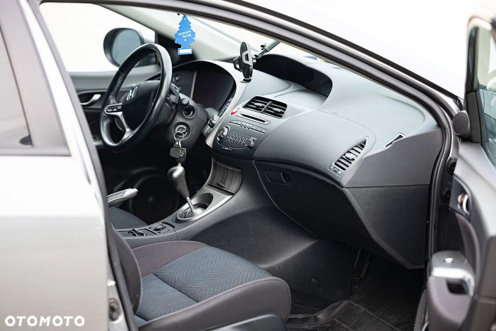Honda Civic 1.8 Executive - 9