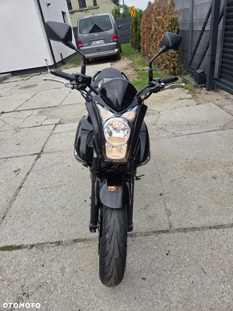Kawasaki ER - 8