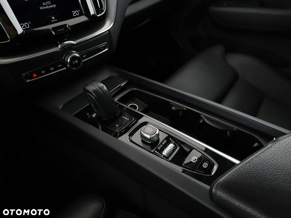 Volvo XC 60 T8 Plug-In Hybrid AWD Inscription - 31