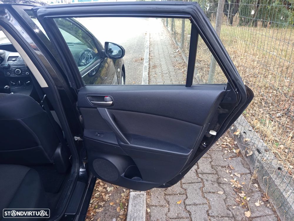 Mazda 3 Hatchback MZ-CD 1.6 Sport - 24