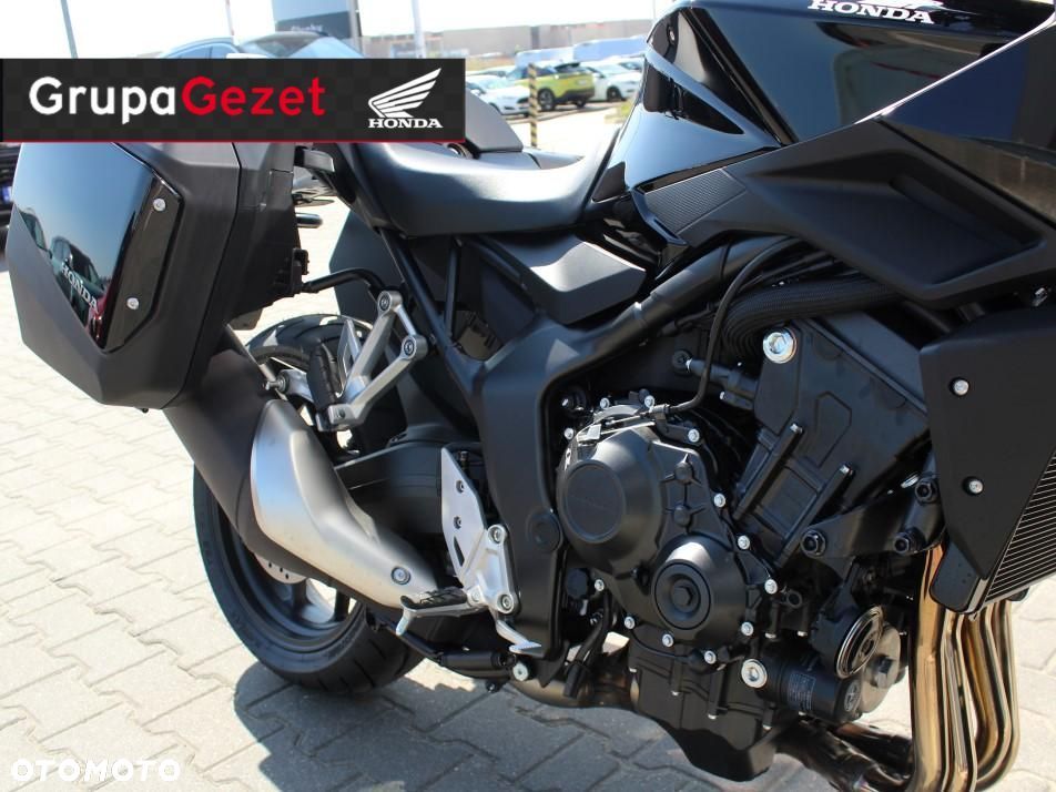 Honda CB - 11