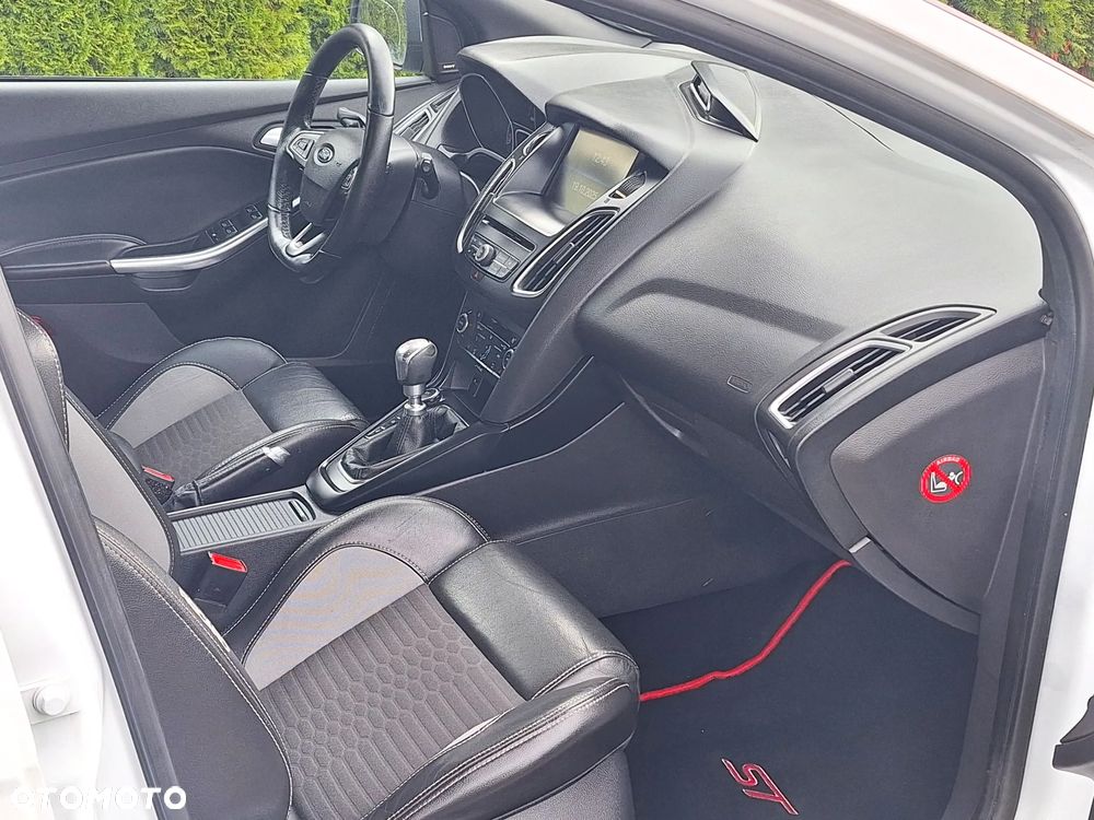 Ford Focus 2.0 TDCi ST - 6