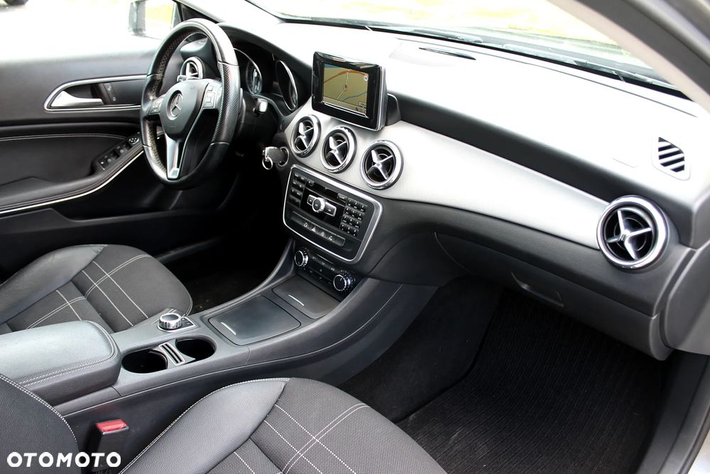 Mercedes-Benz GLA 200 (CDI) d 7G-DCT Urban - 20