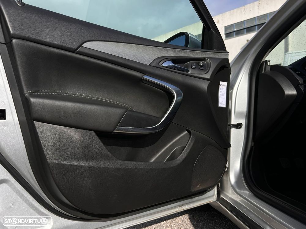 Opel Insignia Sports Tourer - 10