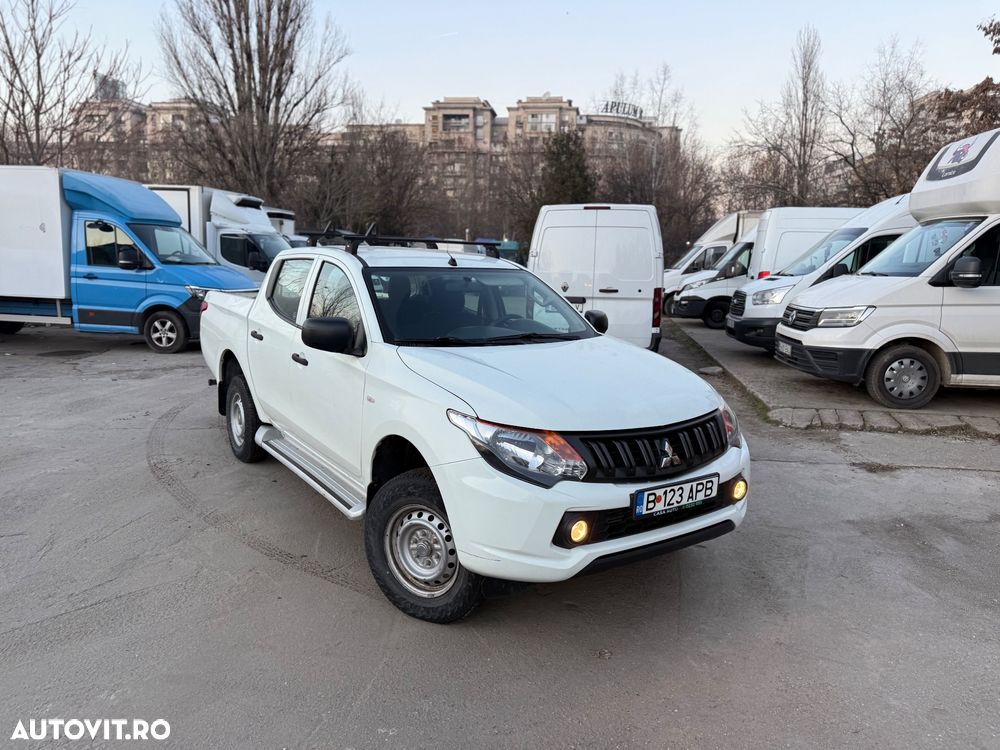 Mitsubishi L200 Double Cab 2.4 DI-D M/T Intense - 1
