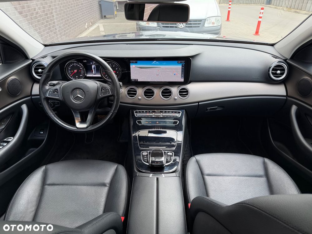 Mercedes-Benz Klasa E 200 CGI BlueEFFICIENCY Automatik Avantgarde - 31