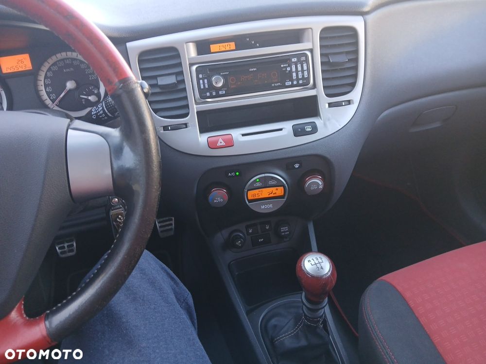 Kia Rio - 4