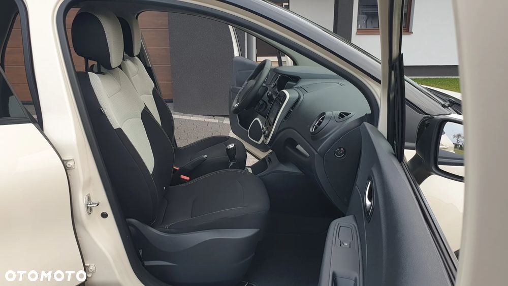 Renault Captur - 23
