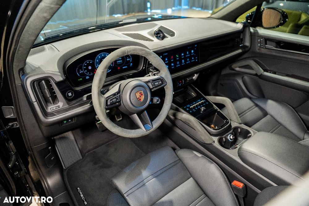 Porsche Cayenne GTS - 18