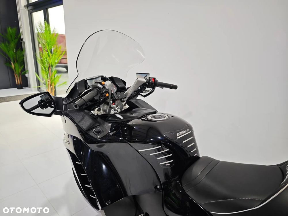 Kawasaki GTR - 17