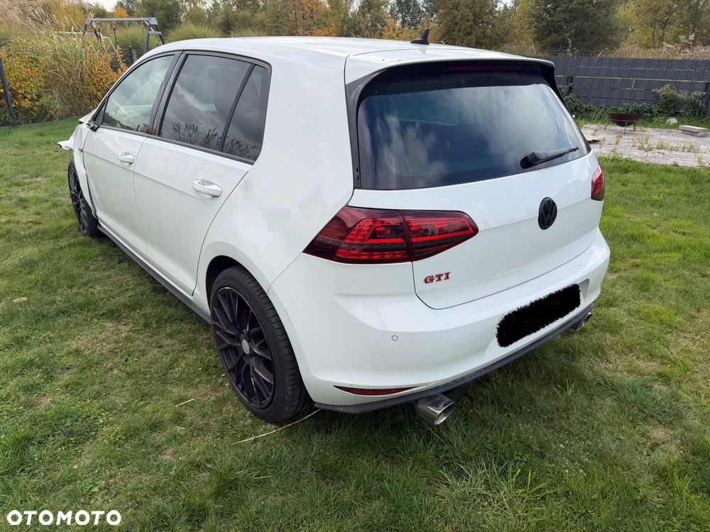 Volkswagen Golf GTI Performance BlueMotion Technology - 3