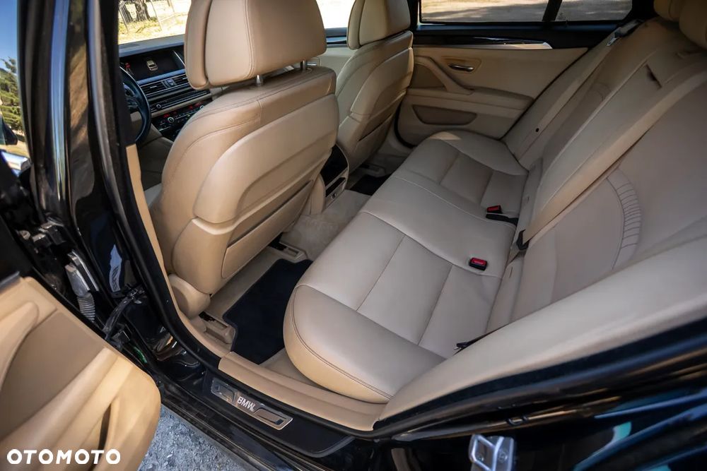BMW Seria 5 530d xDrive Luxury Line - 18