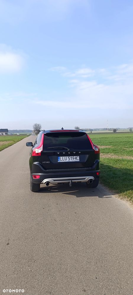 Volvo XC 60 D3 Drive-E R-Design Momentum - 4