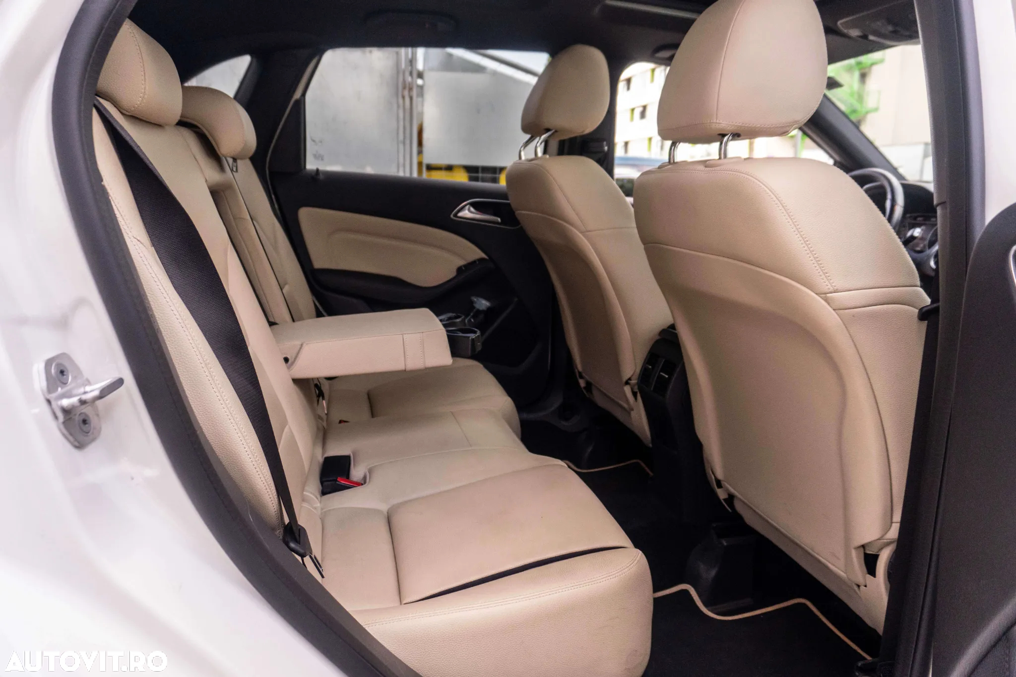 Mercedes-Benz B - 29