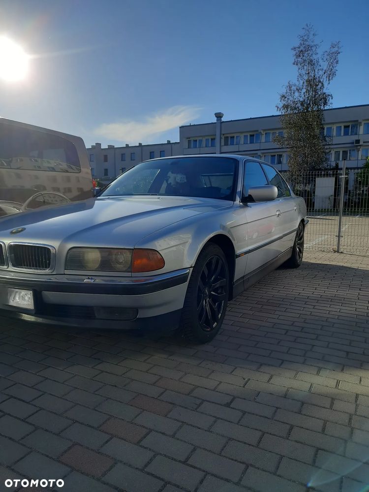 BMW Seria 7 - 21