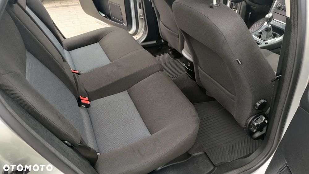 Ford Mondeo 2.0 TDCi Ambiente - 17