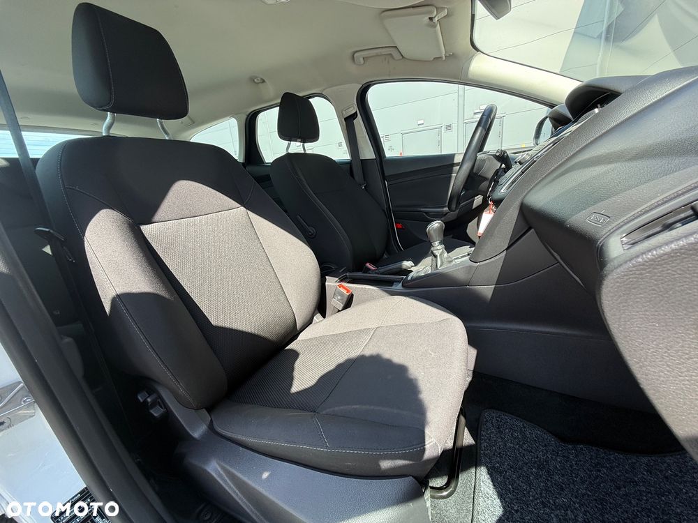 Ford Focus - 30
