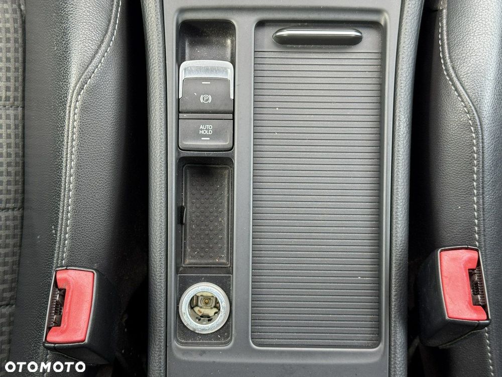 Volkswagen Golf 1.4 TSI BlueMotion Technology DSG Highline - 27
