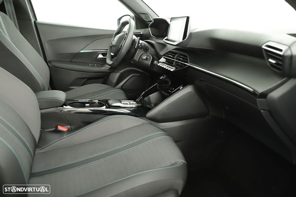 Peugeot 2008 1.2 PureTech Allure EAT8 - 22