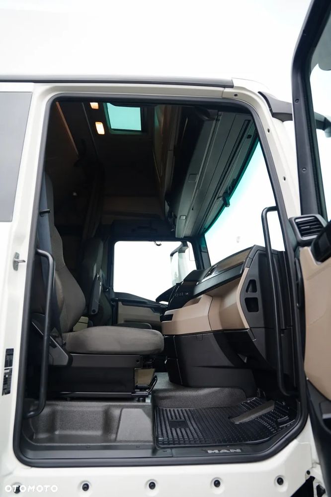 MAN TGX 18.470 / MEGA / LOW DECK / NAVI RIO / EURO 6 - 36