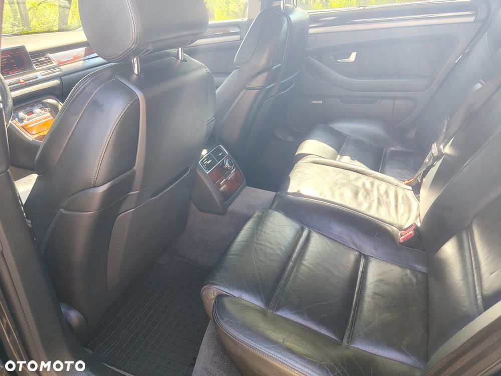 Audi A8 4.2 Quattro - 13