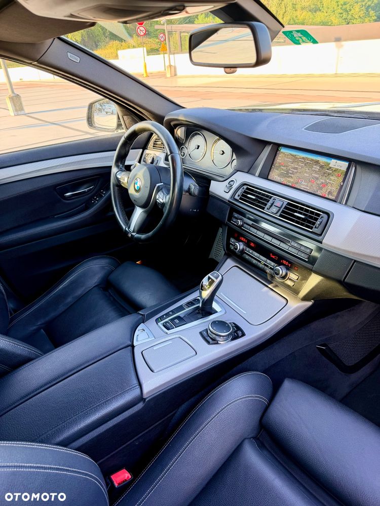 BMW Seria 5 525d xDrive Sport-Aut - 11