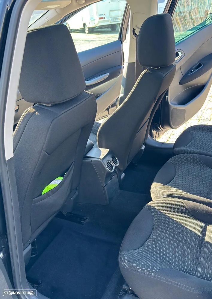 Peugeot 308 SW 1.6 HDi Executive - 14