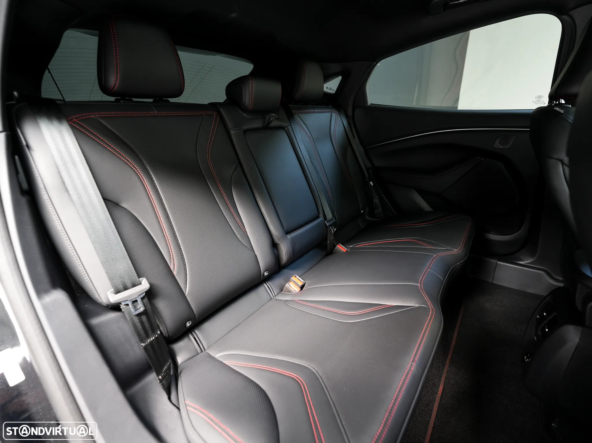 Ford Mustang Mach-E Alargada - 11