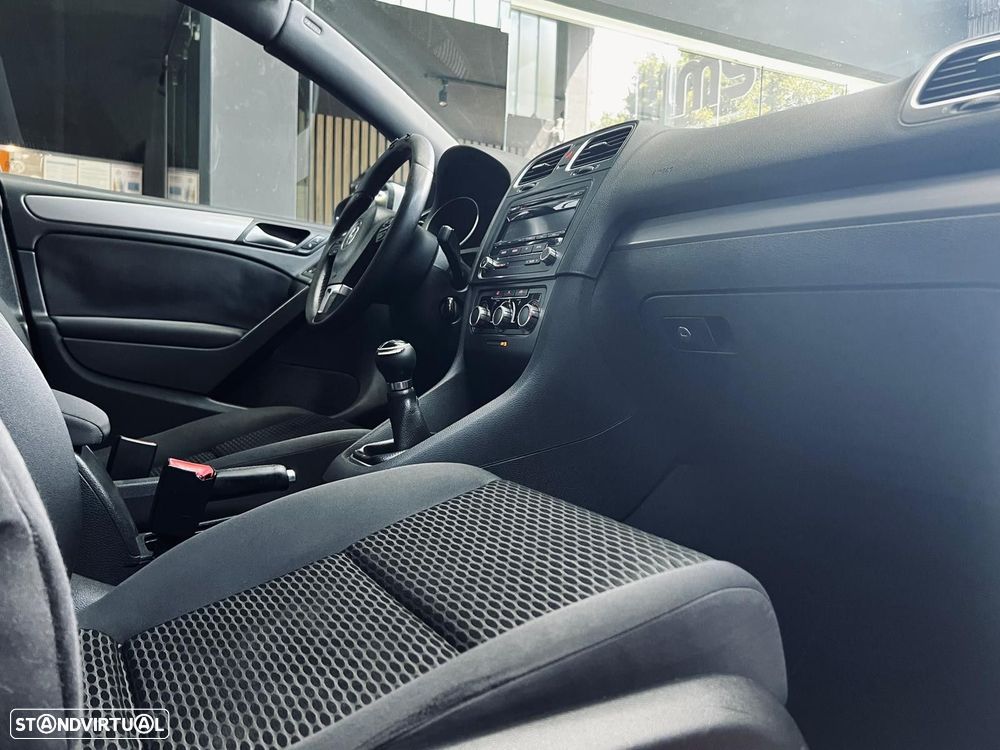 VW Golf 1.6 TDi Confortline - 20