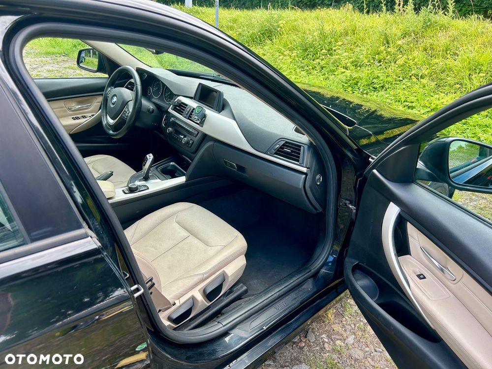 BMW Seria 3 320i - 11