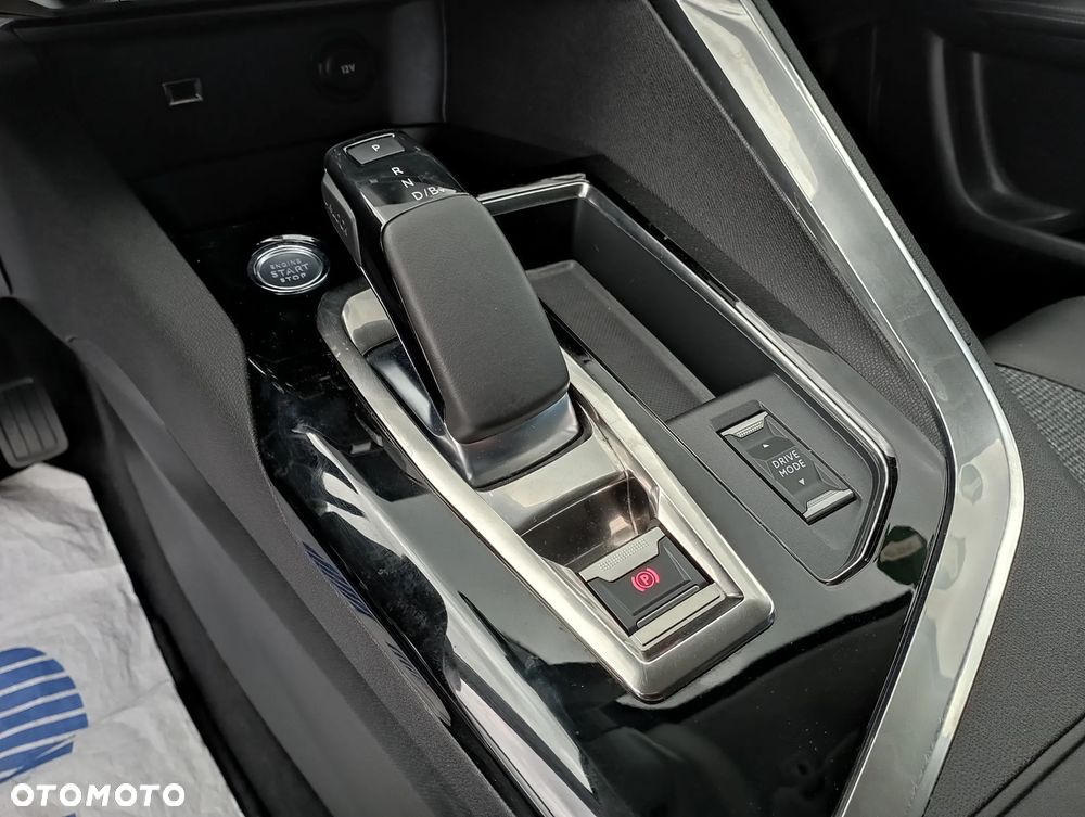 Peugeot 3008 1.6 PureTech Hybrid PHEV Active Pack S&S EAT8 - 31