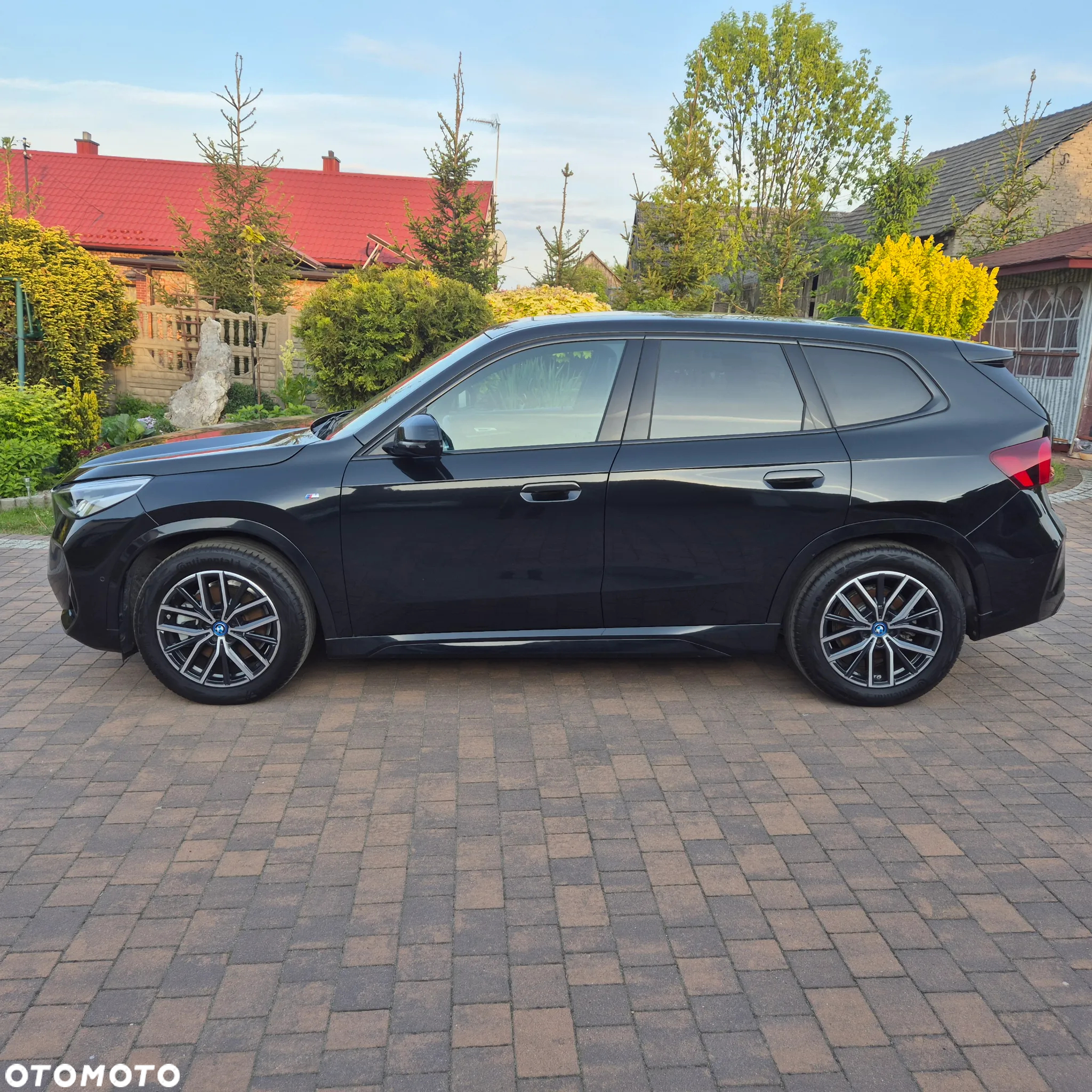 BMW iX1 xDrive30 M Sportpaket - 10