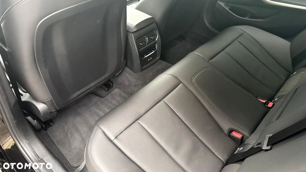 BMW Seria 3 318i M Sport - 12