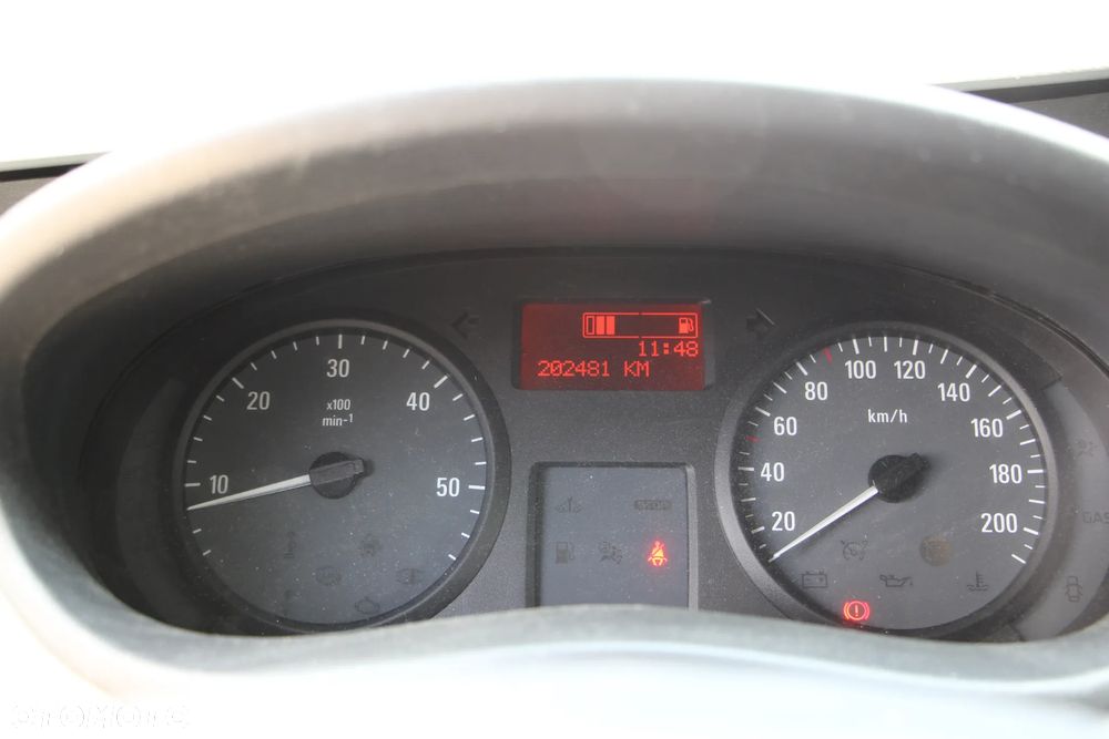 Opel Vivaro - 13