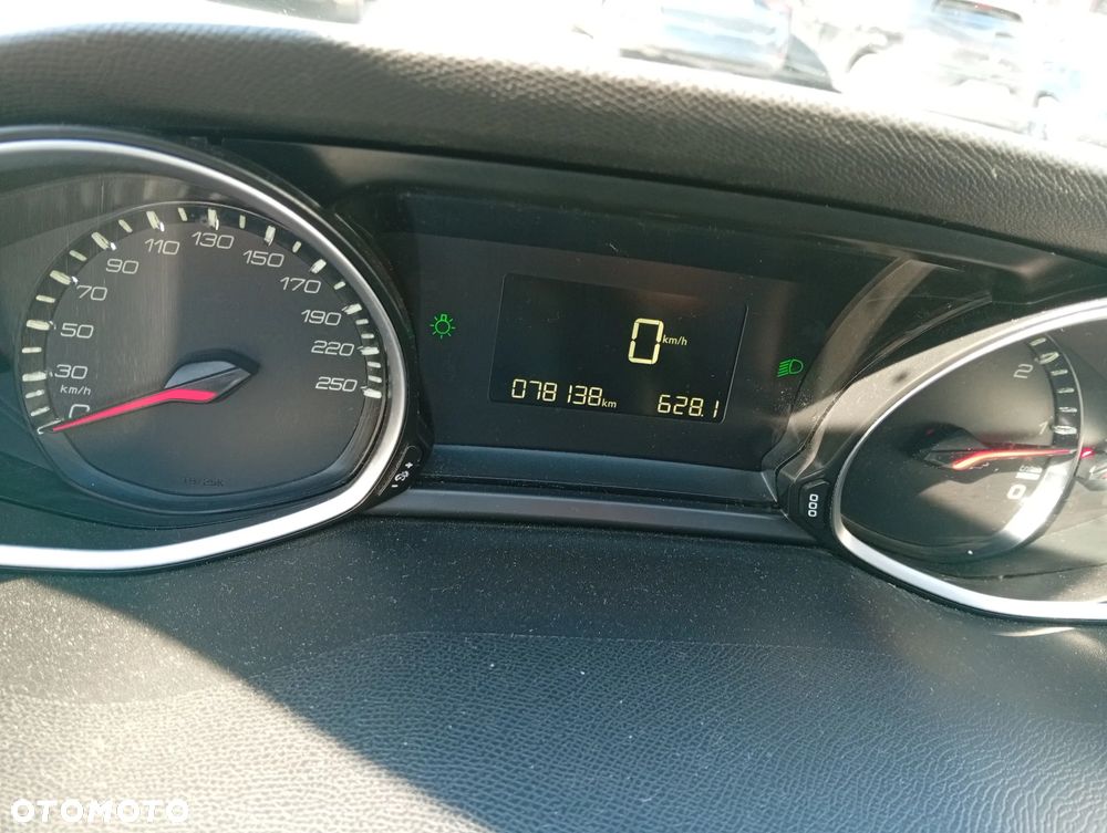 Peugeot 308 - 10