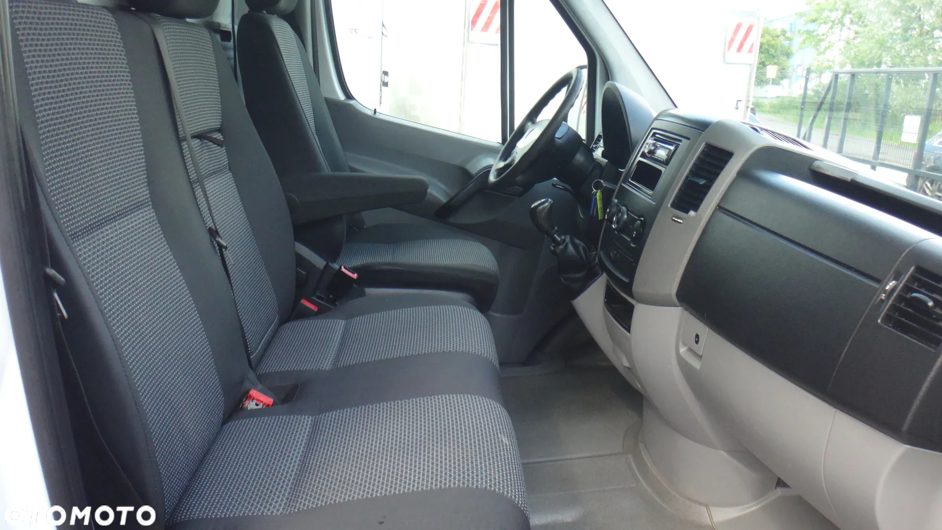 Mercedes-Benz Sprinter - 12
