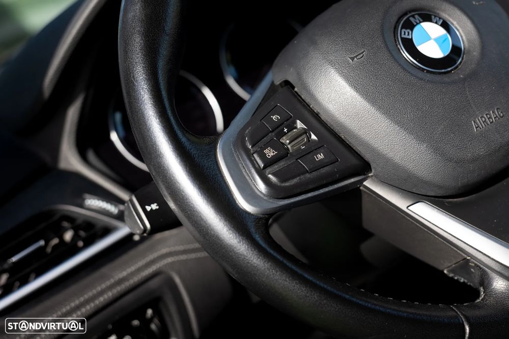 BMW 216 Active Tourer d Line Luxury - 24