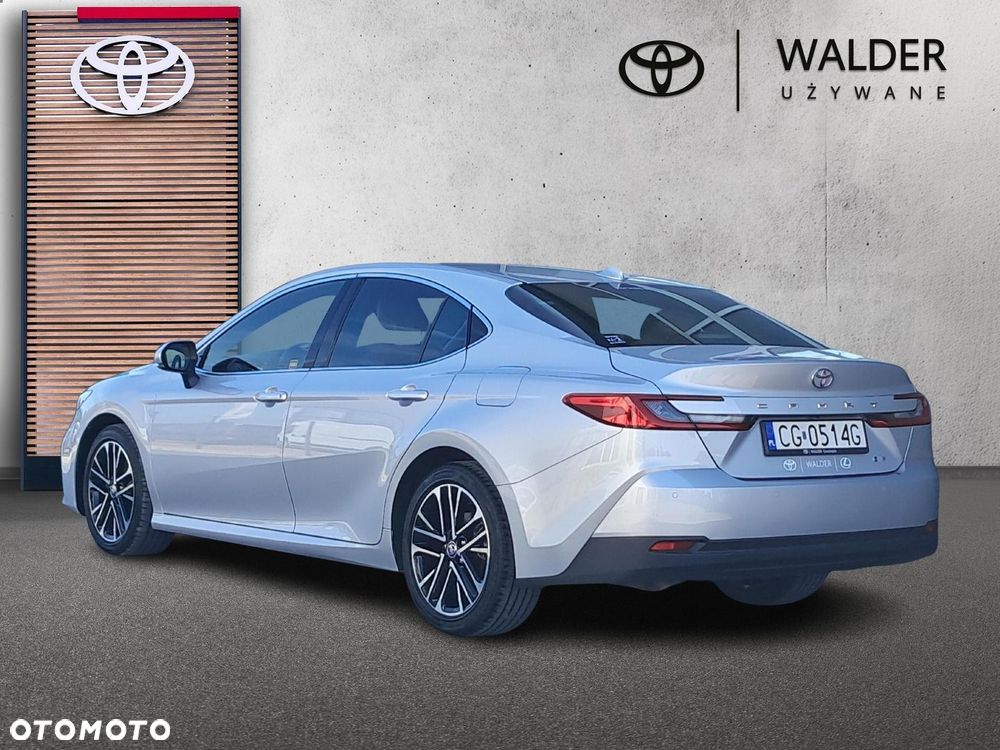 Toyota Camry - 3