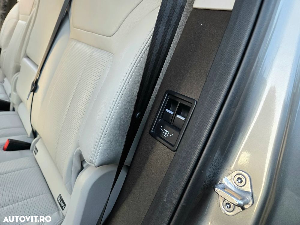 Land Rover Discovery 2.0 L SD4 HSE Luxury - 13