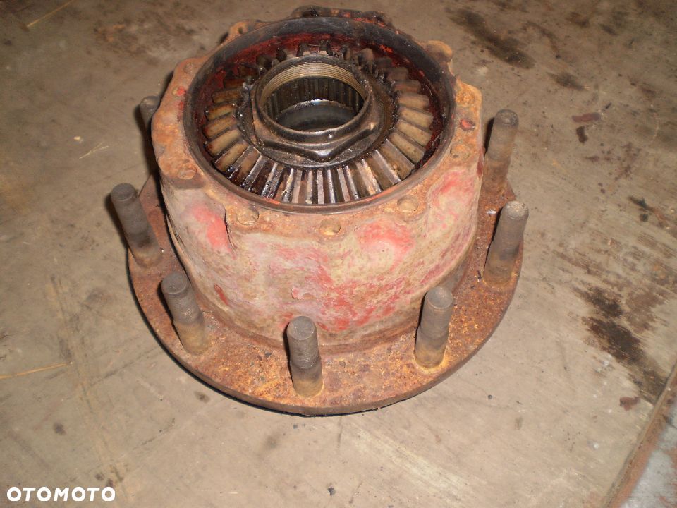 piasta zwolnica tylna RENAULT premium MAGNUM