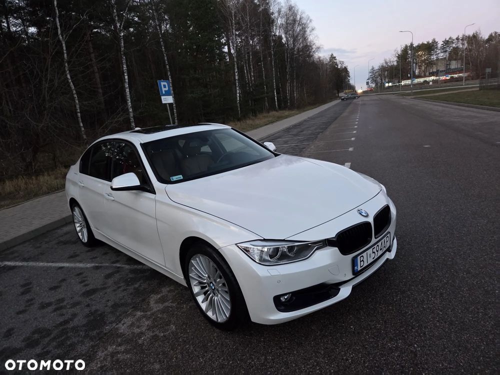 BMW Seria 3 328i xDrive Luxury Line - 2