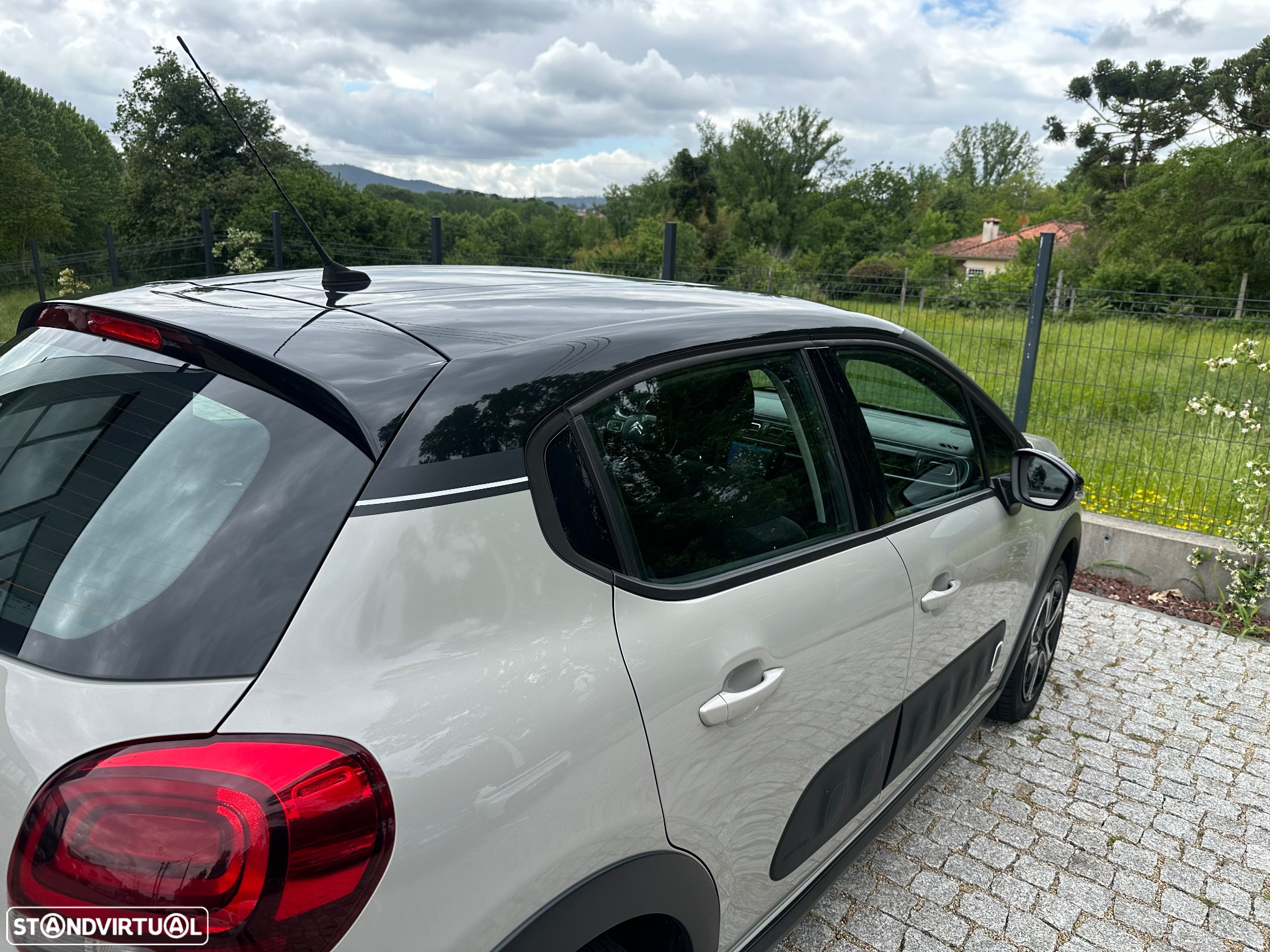 Citroën C3 1.2 PureTech Shine - 23