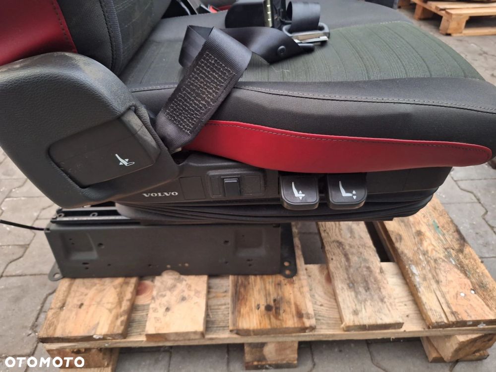 VOLVO FM12 FM13 FOTEL PRAWY PASAŻERA KOMPLETNY - 3