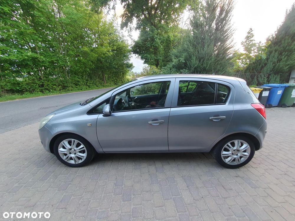Opel Corsa 1.2 16V Edition - 4